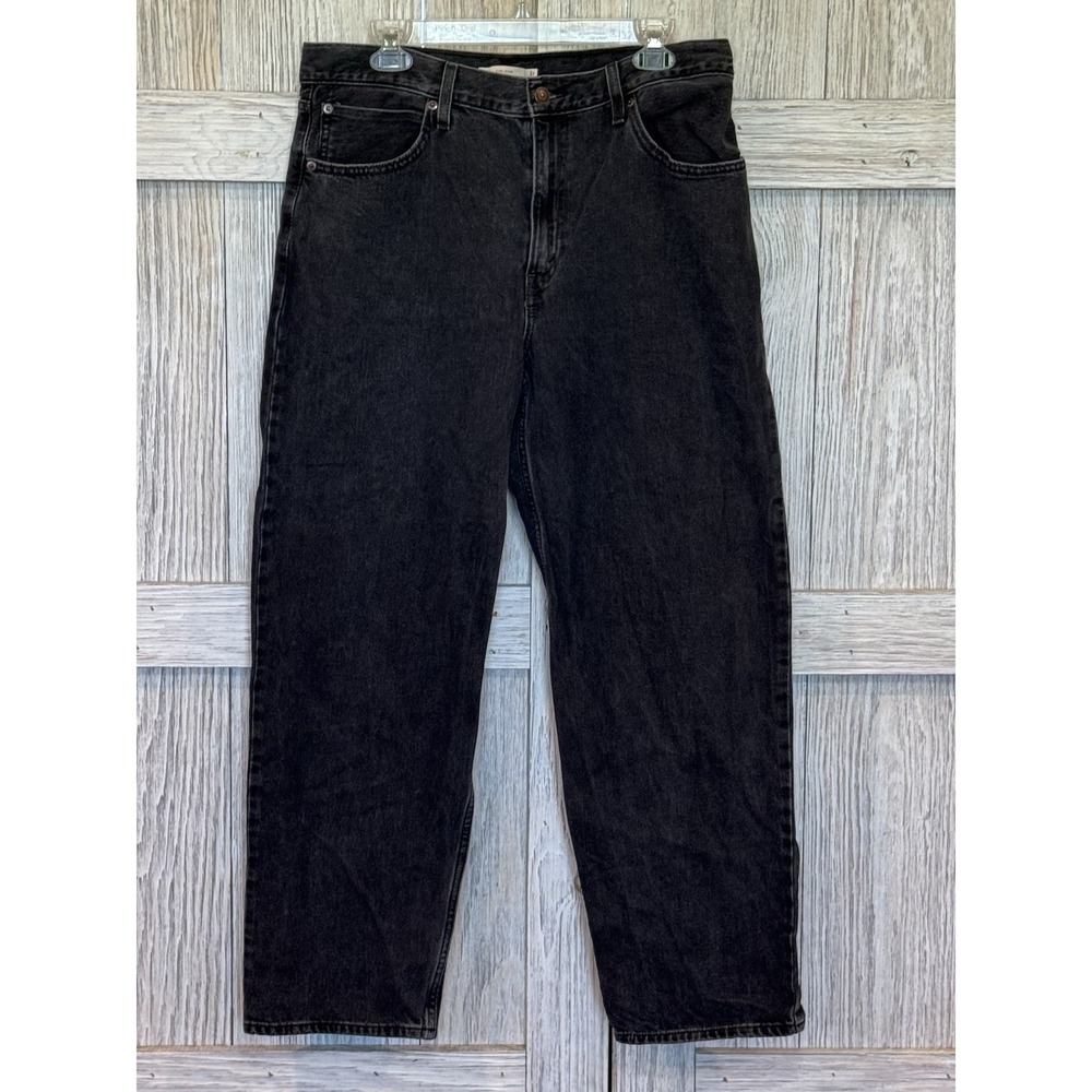 Levis Premium Dad Jean Size 31  Womens Black  Straight Leg